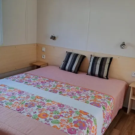 Κάμπινγκ Landshause *