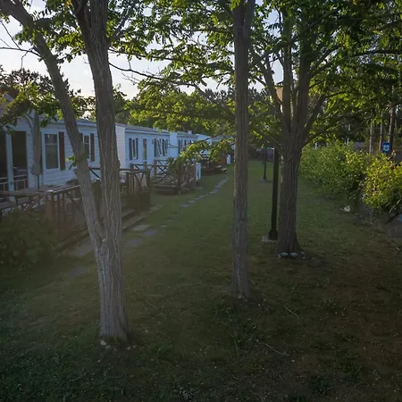 Landshause Campsite Burinhosa
